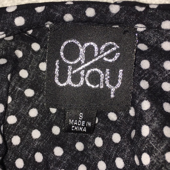 LF STORES- Polka Dot Crop Top - Picture 3 of 3